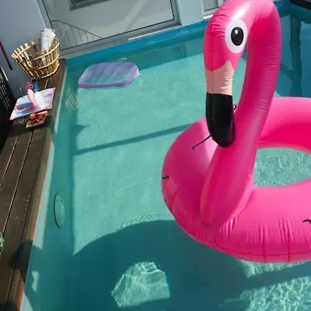 Rooftop Sea View With Private Swimming Pool Apartmán *