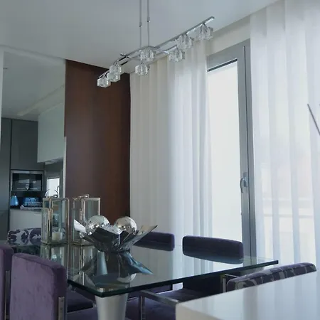 Apartmán Rooftop Sea View With Private Swimming Pool *